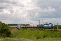 ЧС2К-757 с поездом Москва - Балаково