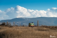 Одинокий тепловоз в степях Крыма